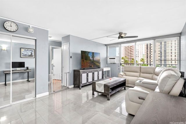 1128 Ala Napunani Street 309, Honolulu, HI 96818