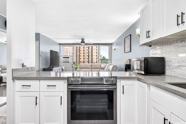 1128 Ala Napunani Street 309, Honolulu, HI 96818