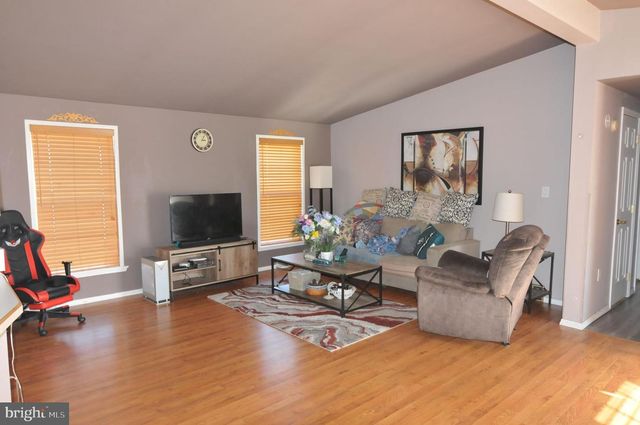 42 DOGWOOD LN, Mays Landing, NJ 08330