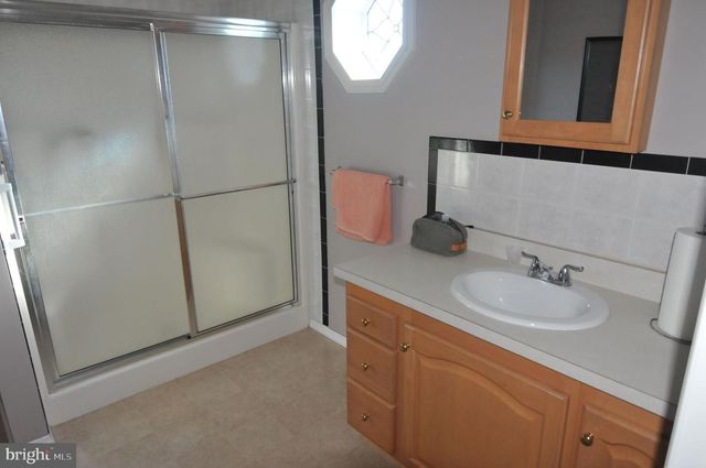 42 DOGWOOD LN, Mays Landing, NJ 08330