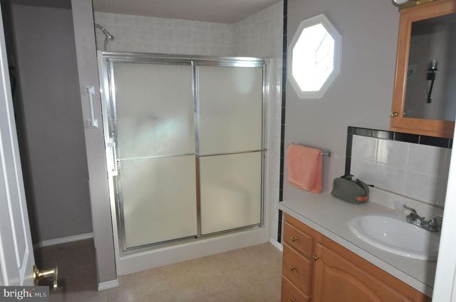 42 DOGWOOD LN, Mays Landing, NJ 08330