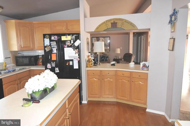 42 DOGWOOD LN, Mays Landing, NJ 08330