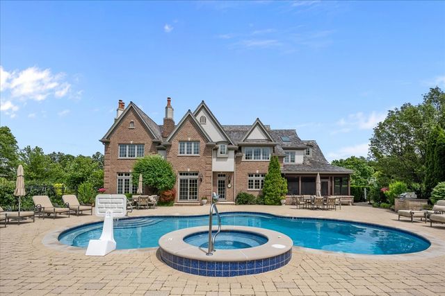 1690 Tallgrass Lane, Lake Forest, IL 60045