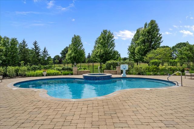 1690 Tallgrass Lane, Lake Forest, IL 60045