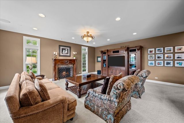 1690 Tallgrass Lane, Lake Forest, IL 60045