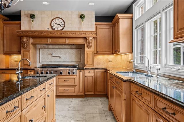 1690 Tallgrass Lane, Lake Forest, IL 60045
