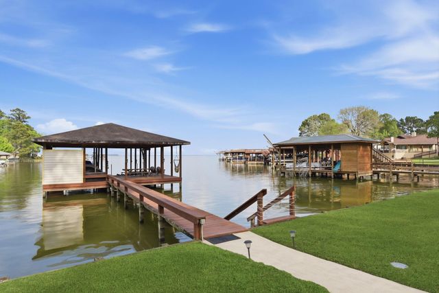 201 Lords Circle, Coldspring, TX 77331