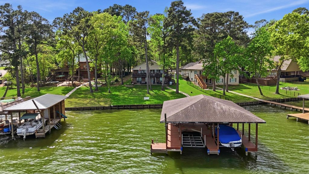 201 Lords Circle, Coldspring, TX 77331