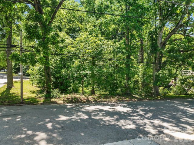 99999 Montford Avenue, Asheville, NC 28801