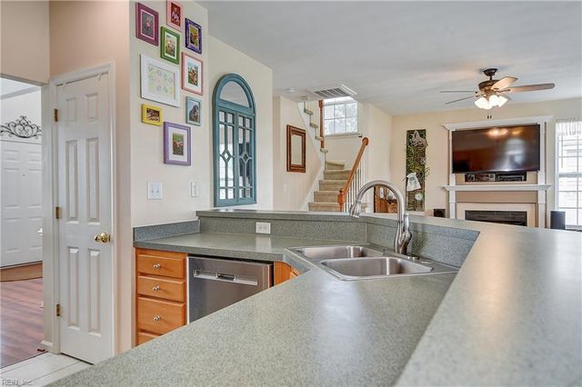 105 Highfield Rd, Suffolk, VA 23434