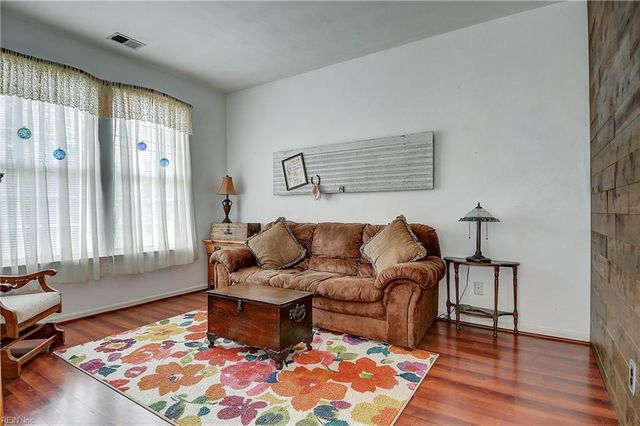 105 Highfield Rd, Suffolk, VA 23434