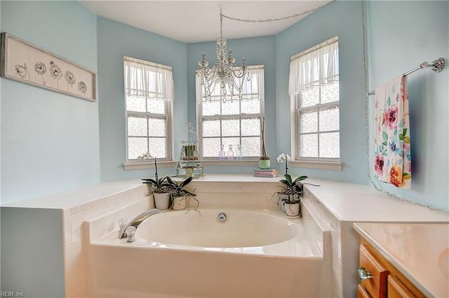 105 Highfield Rd, Suffolk, VA 23434