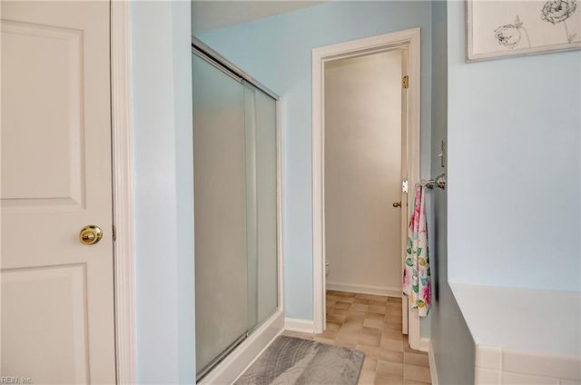 105 Highfield Rd, Suffolk, VA 23434
