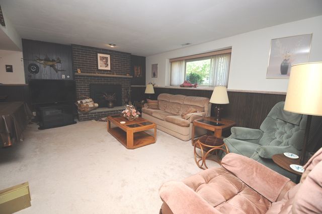 613 Garys Drive, Antioch, IL 60002