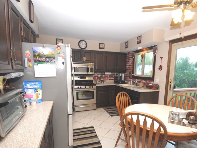 613 Garys Drive, Antioch, IL 60002