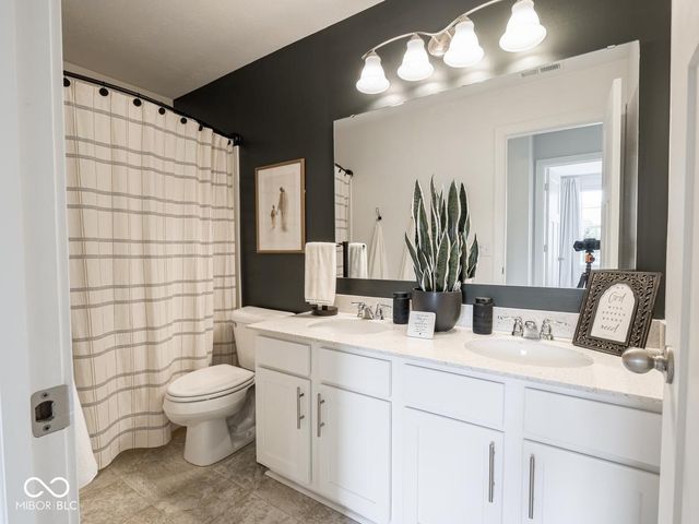 2488 Stonehaven Drive, Avon, IN 46123
