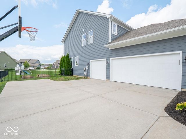 2488 Stonehaven Drive, Avon, IN 46123