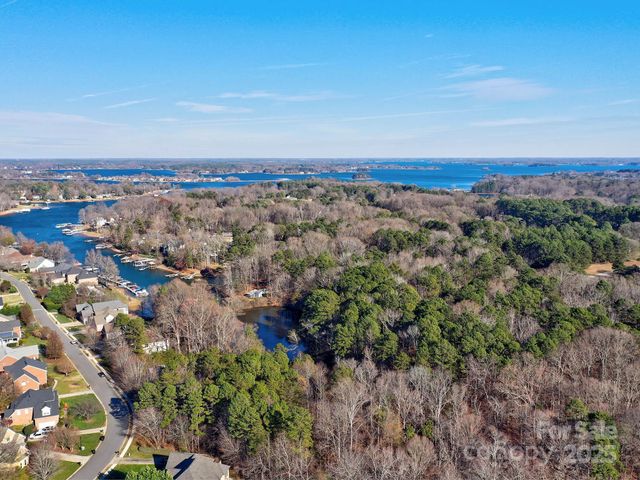 2833 Sand Cove Court, Denver, NC 28037