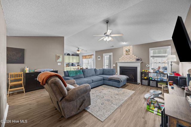 104 Eva Koonce Lane, Richlands, NC 28574