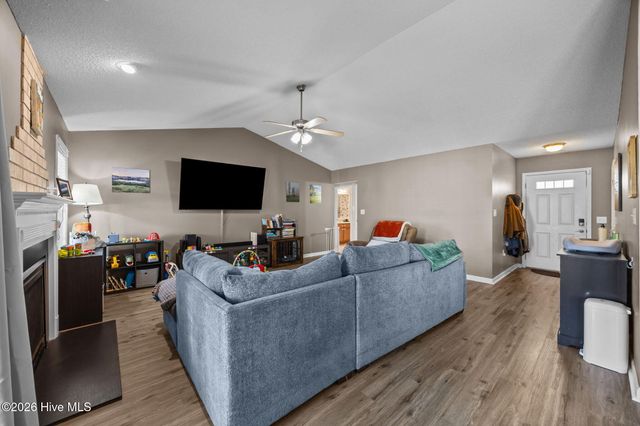 104 Eva Koonce Lane, Richlands, NC 28574