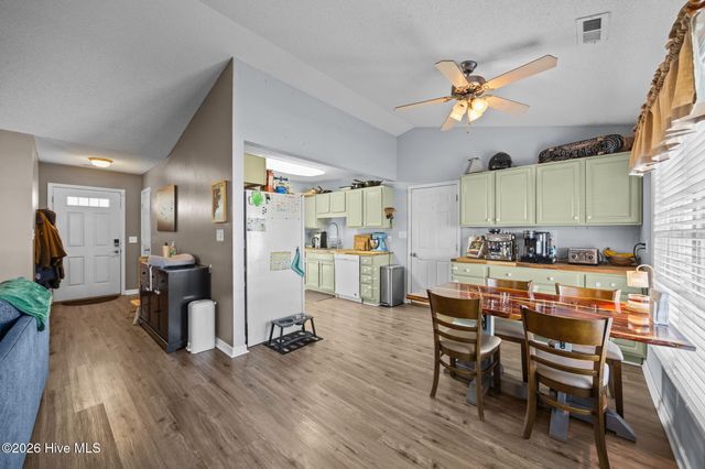 104 Eva Koonce Lane, Richlands, NC 28574