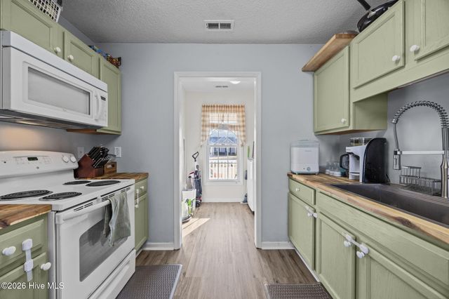 104 Eva Koonce Lane, Richlands, NC 28574