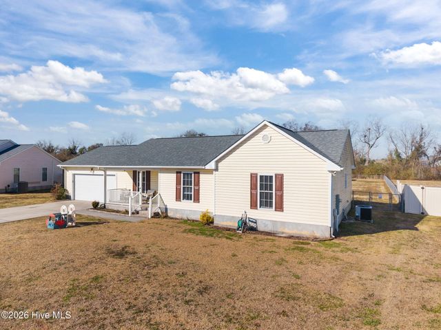 104 Eva Koonce Lane, Richlands, NC 28574