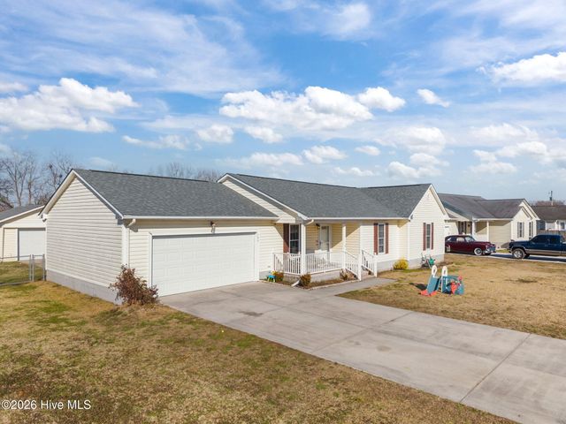 104 Eva Koonce Lane, Richlands, NC 28574