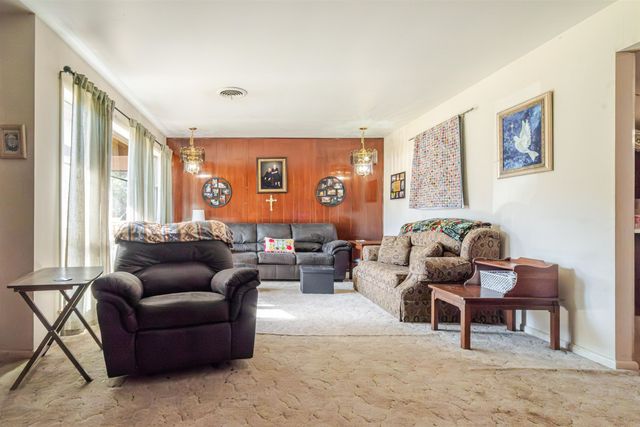 225 STEELMAN DR, Marshall, TX 75672