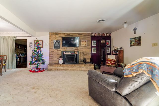 225 STEELMAN DR, Marshall, TX 75672