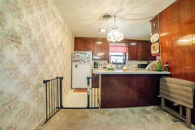 225 STEELMAN DR, Marshall, TX 75672