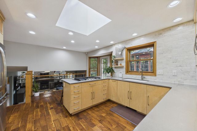 30 B Street, Saint Paul, MN 55106