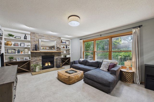 30 B Street, Saint Paul, MN 55106