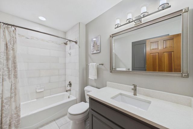 30 B Street, Saint Paul, MN 55106