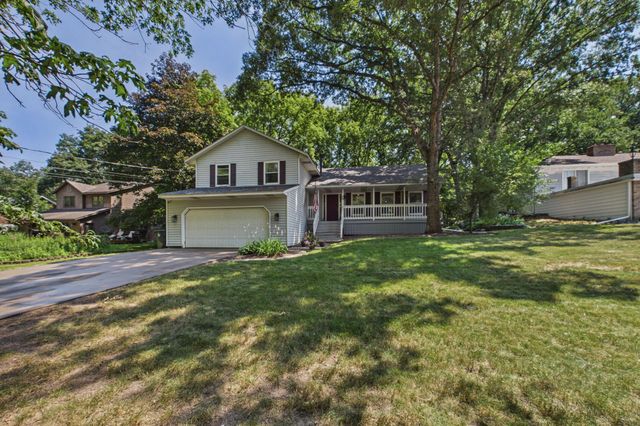 30 B Street, Saint Paul, MN 55106