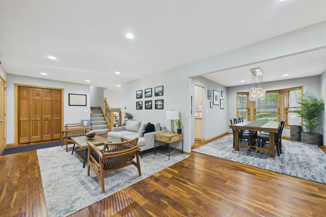 30 B Street, Saint Paul, MN 55106