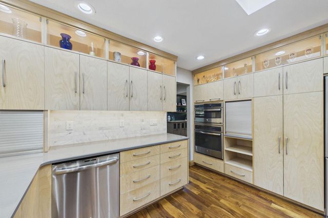 30 B Street, Saint Paul, MN 55106