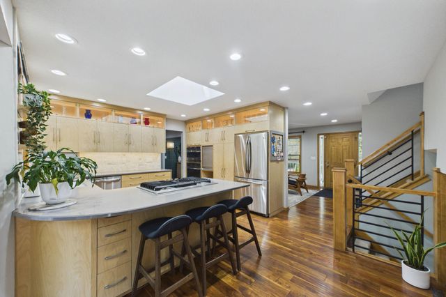 30 B Street, Saint Paul, MN 55106