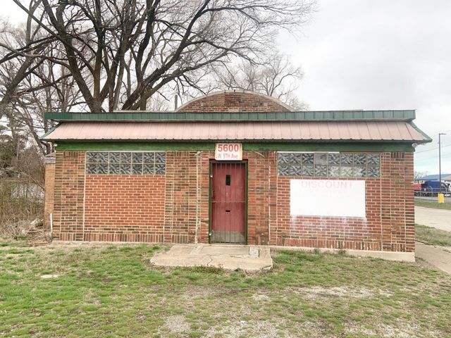 5600 W 5th Avenue, Gary, IN 46406