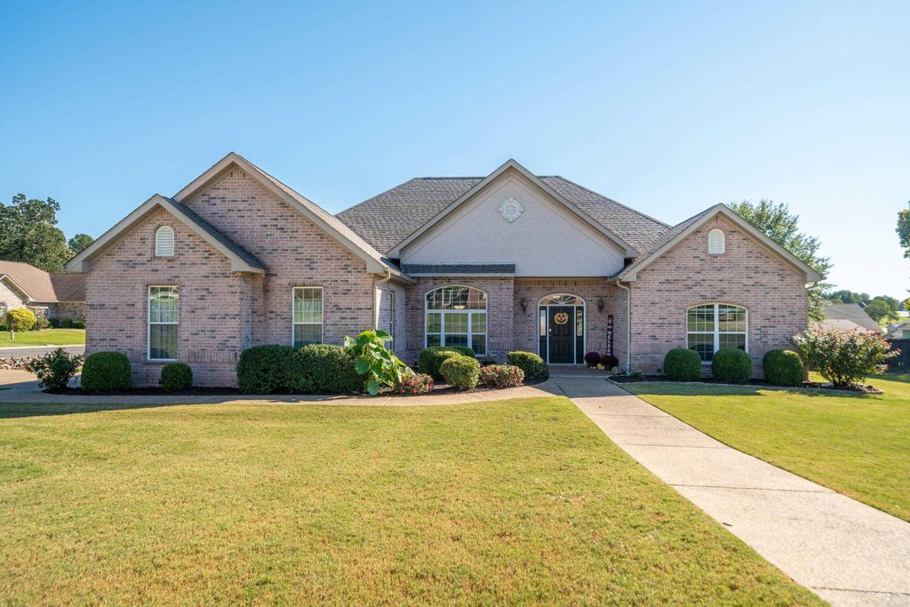 207 QUAIL RIDGE Drive, Hot Springs, AR 71901