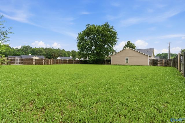 100 Green Lea Lane, New Market, AL 35761