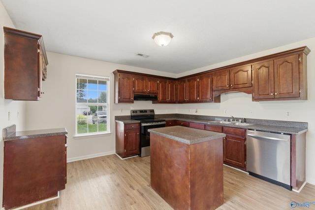 100 Green Lea Lane, New Market, AL 35761