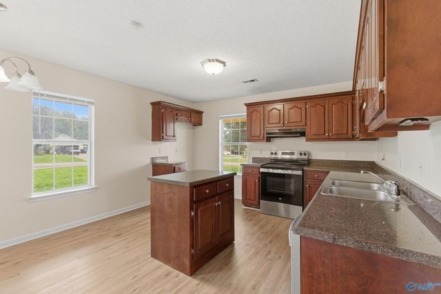 100 Green Lea Lane, New Market, AL 35761