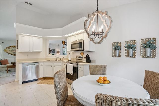 613 HURON PLACE, Mount Dora, FL 32757