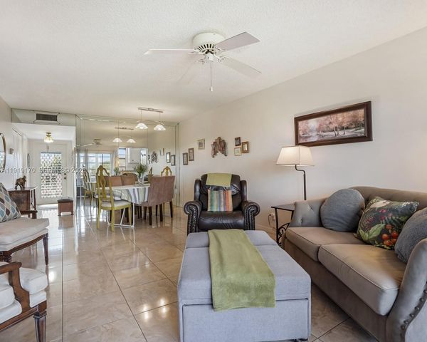 9401 Sunrise Lakes Boulevard 302, Sunrise, FL 33322