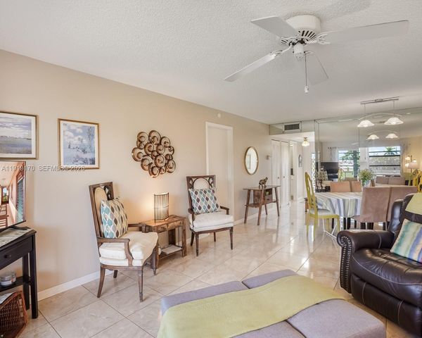 9401 Sunrise Lakes Boulevard 302, Sunrise, FL 33322