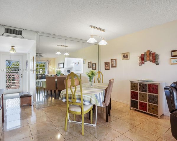 9401 Sunrise Lakes Boulevard 302, Sunrise, FL 33322