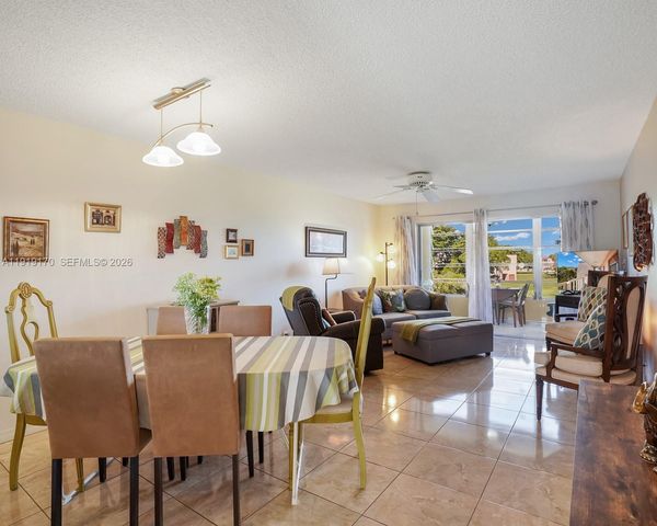9401 Sunrise Lakes Boulevard 302, Sunrise, FL 33322