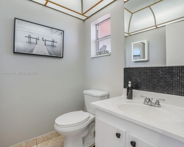 9401 Sunrise Lakes Boulevard 302, Sunrise, FL 33322