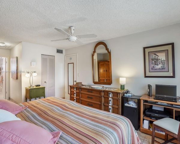 9401 Sunrise Lakes Boulevard 302, Sunrise, FL 33322